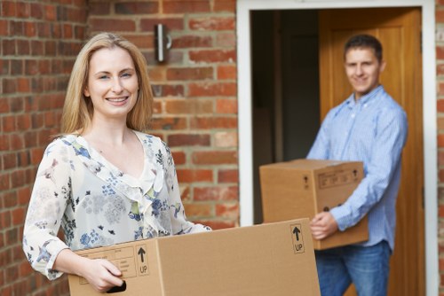 Removal truck hire for local moving jobs in Mile End