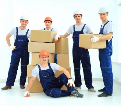 Man and van removals service for homes and flats in Mile End