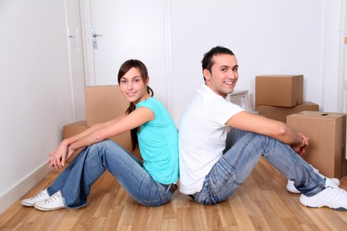 Packing and loading service for a Mile End home or office move