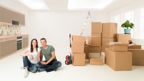Small flat relocation and furniture transport service in Mile End