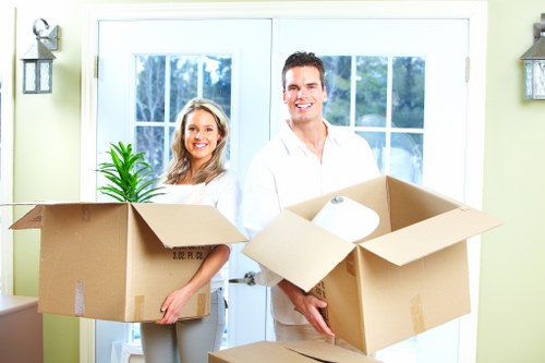 Packing and loading service for flats in Mile End